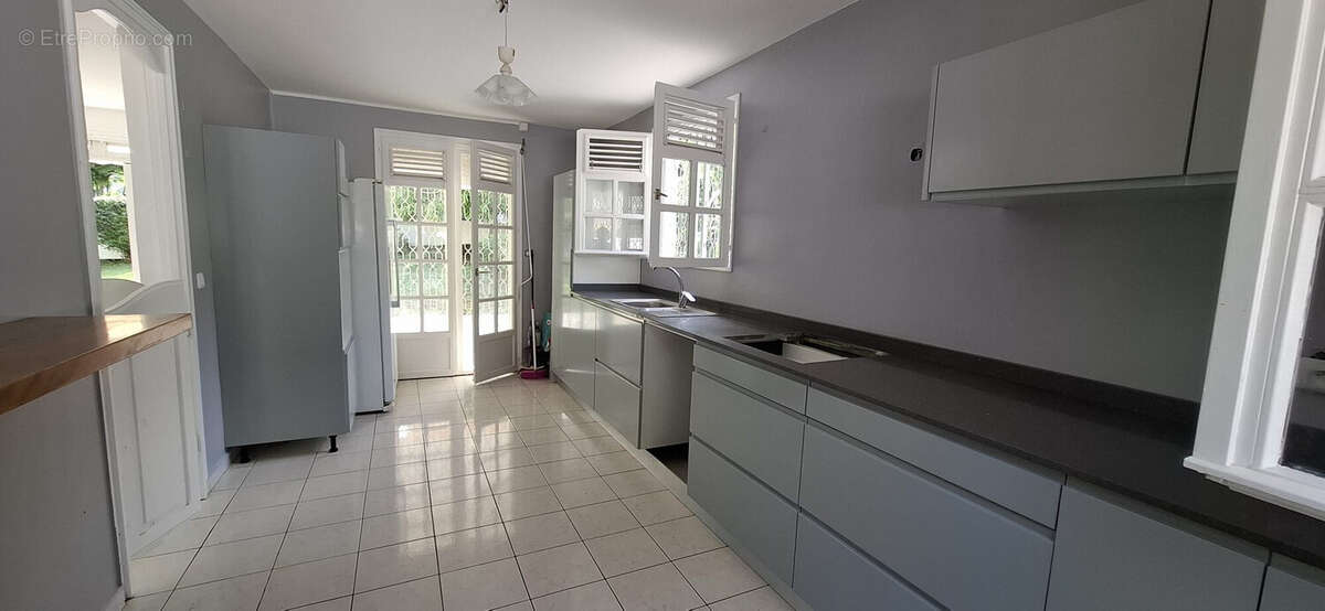 Maison 180 m² à Le Gosier  - photo 4