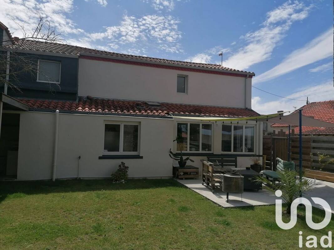 Photo 1 - Maison à SAINT-MICHEL-CHEF-CHEF