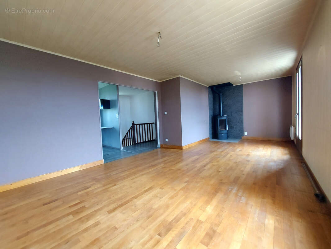 Maison à SAINT-MAMET-LA-SALVETAT