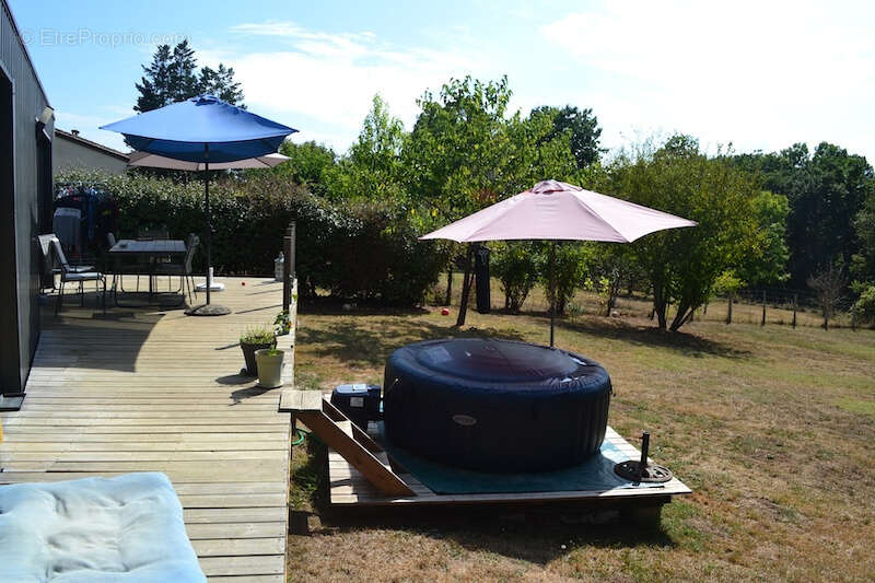 Maison à SAINT-MARTIN-DE-RIBERAC