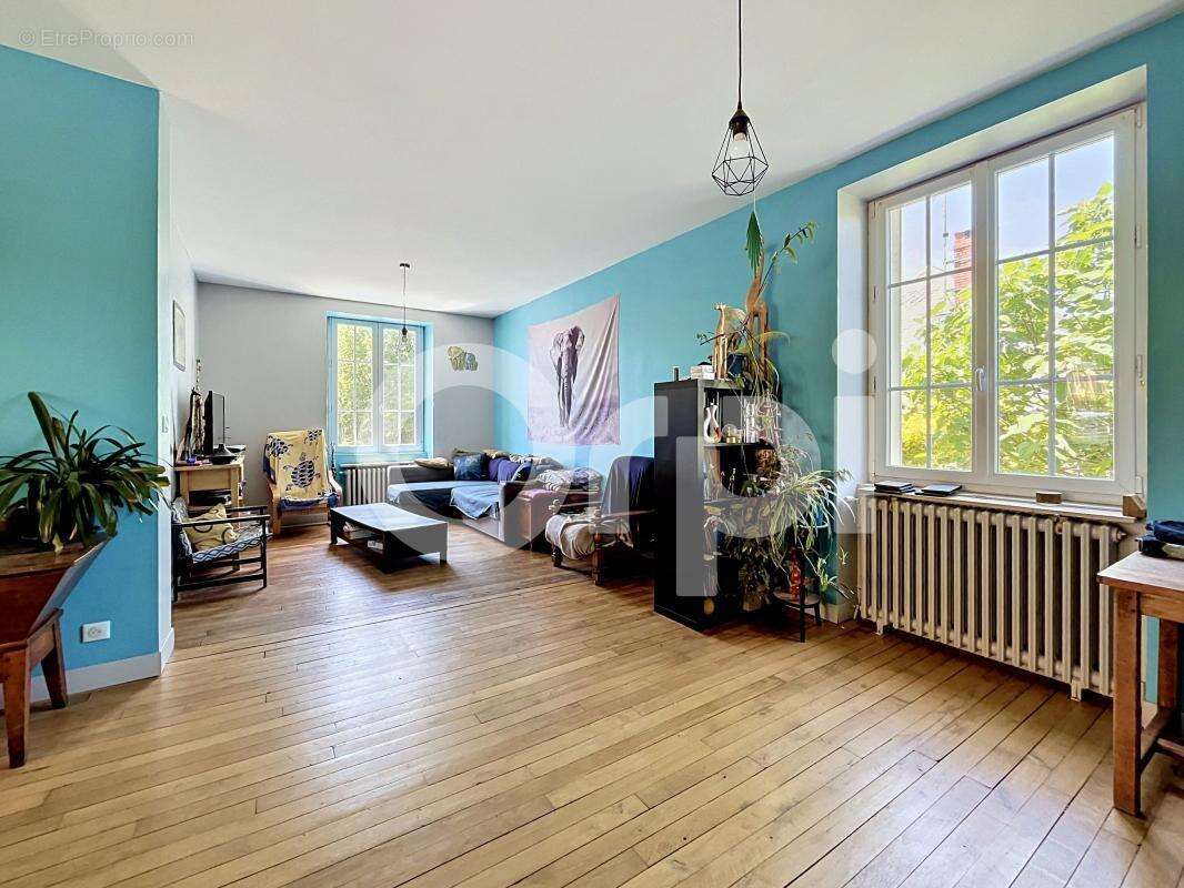 Maison à PERPEZAC-LE-NOIR