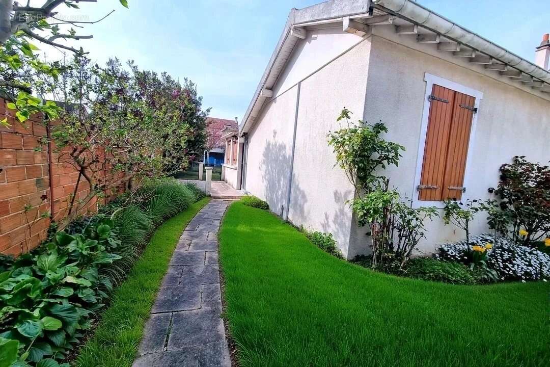 Maison à CROISSY-SUR-SEINE