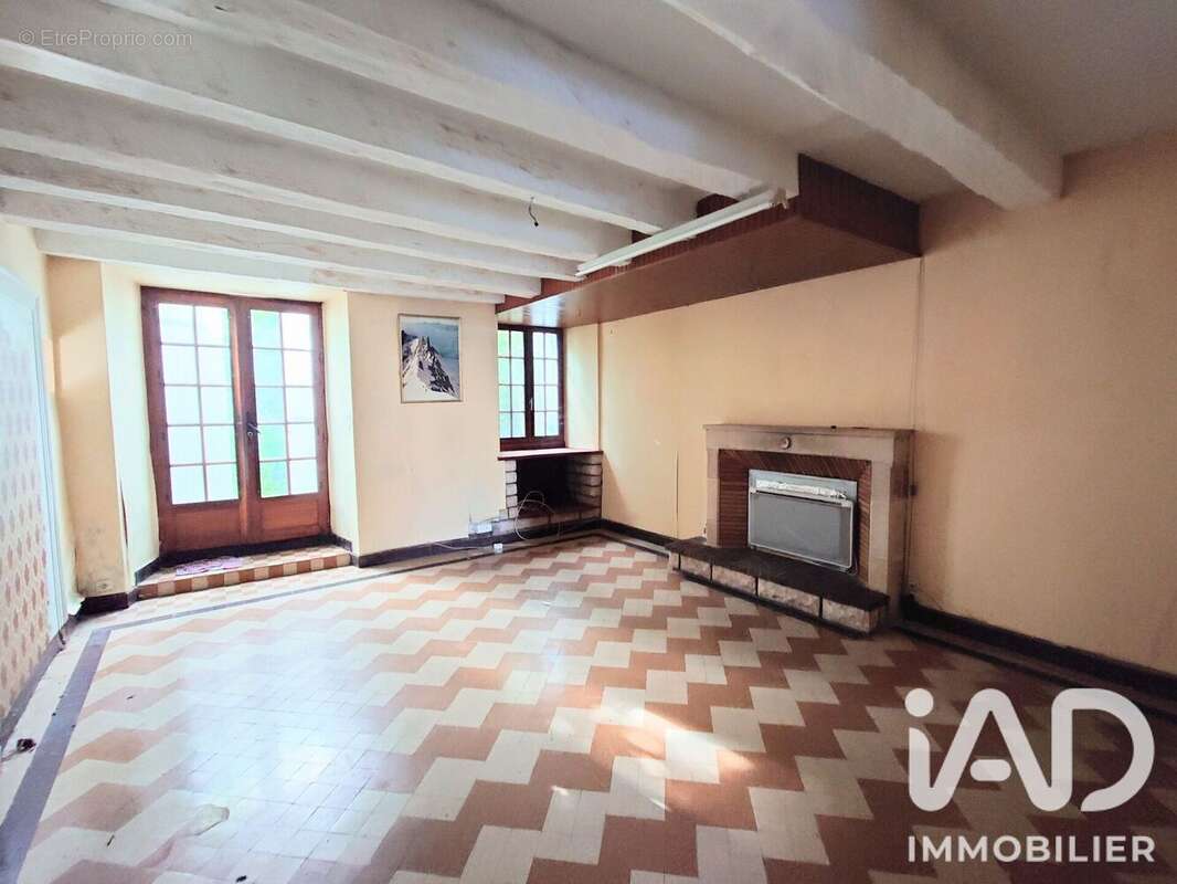 Maison 176 m² à Usson-Du-Poitou  - photo 4