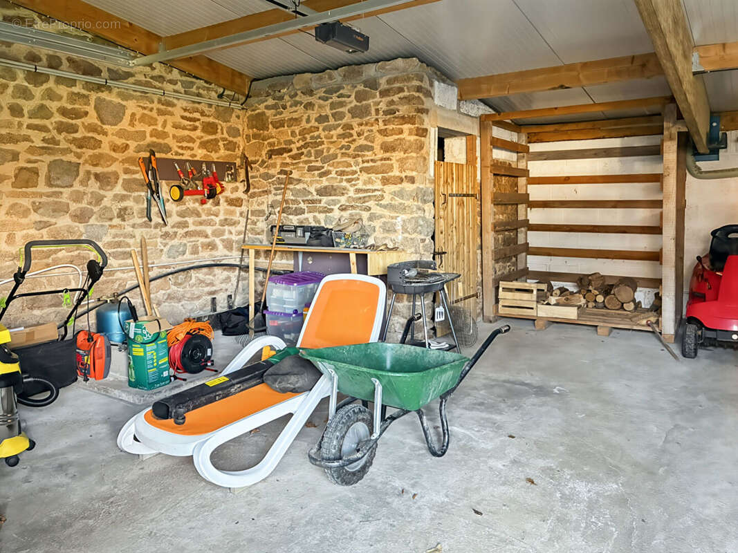 Maison à MEZIERES-SUR-COUESNON