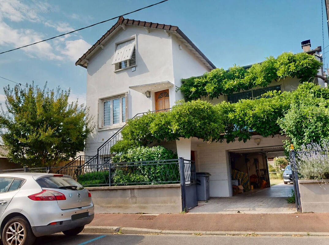 Maison à LIVRY-GARGAN