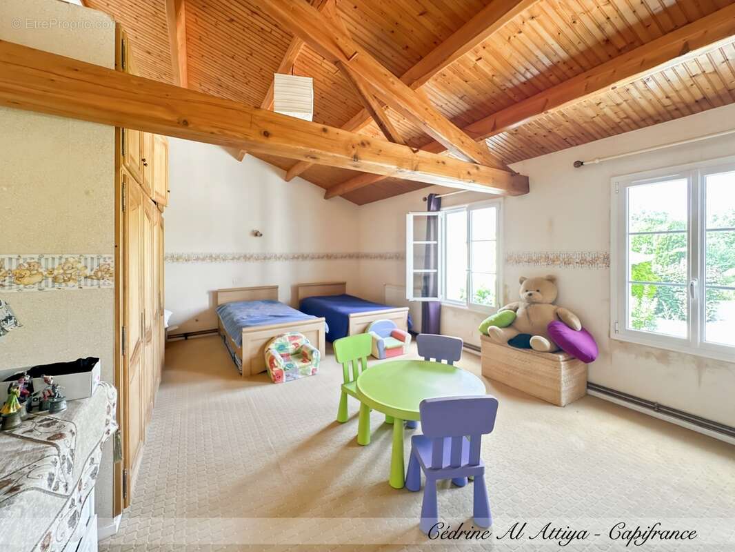 Propriété à vendre 318m2 habitables, 11 pièces, 7 chambres, parcelle de 1700m2 environ, jardin, garage, piscine, dépendances - photo 28