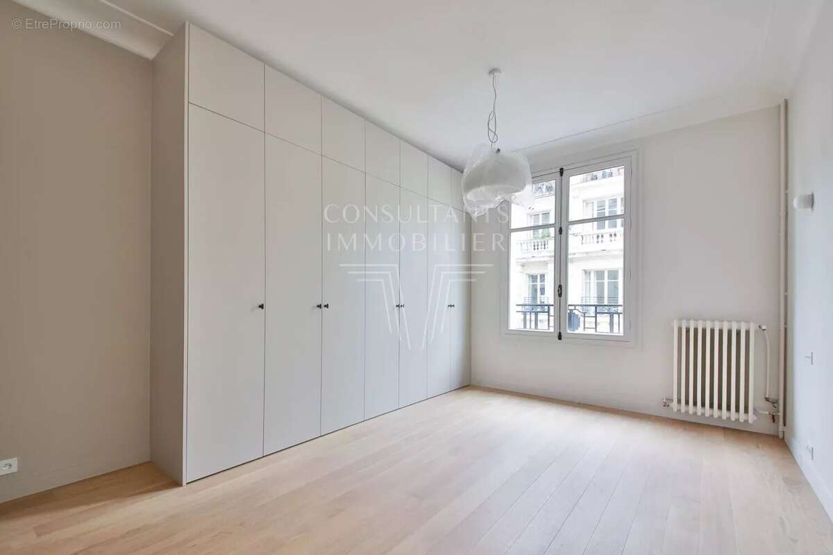 Passy. superbe cinq pièces rénové. - photo 9