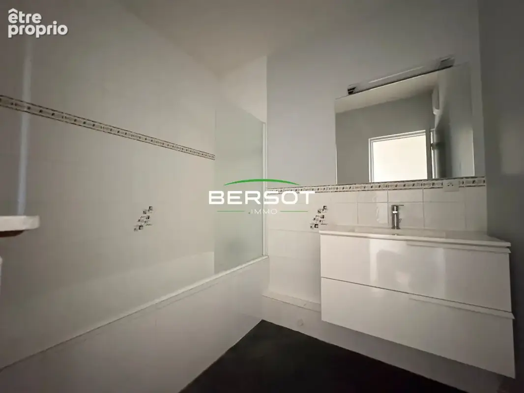 Appartement T3 avec balcon et place de parking privative - secteur Viotte - photo 8