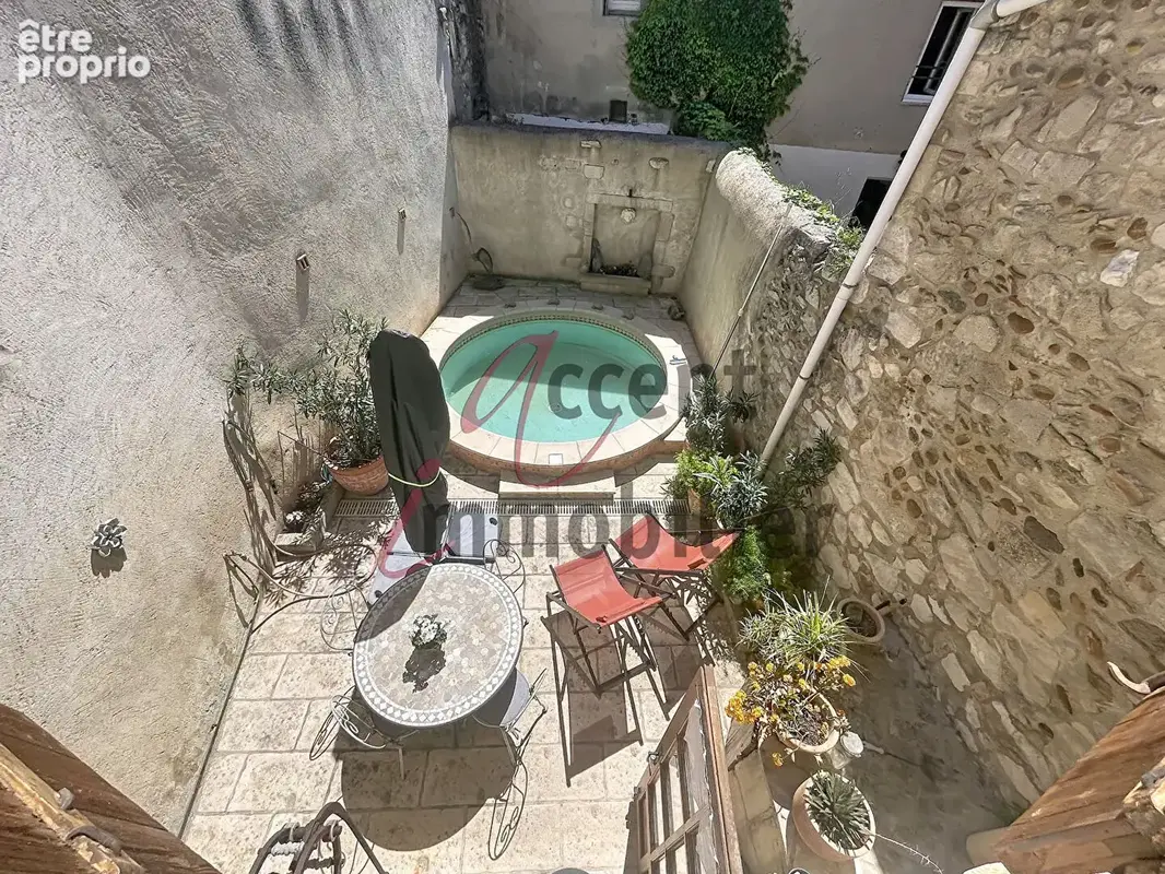 Eyragues, maison de village du XVIIème siecle, 5 chambres et un bassin - photo 6