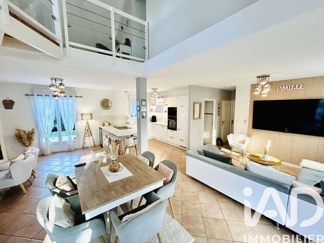 Photo 2 - Maison à CLERE-LES-PINS