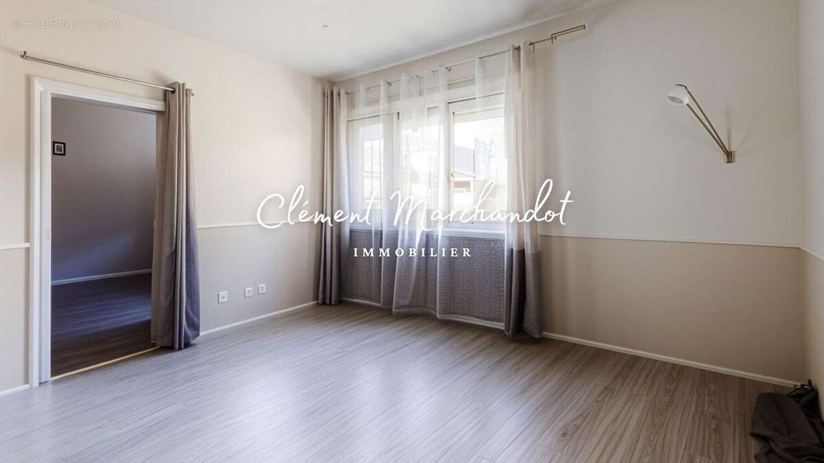 Photo 3 - Appartement à VILLENEUVE-LA-GARENNE