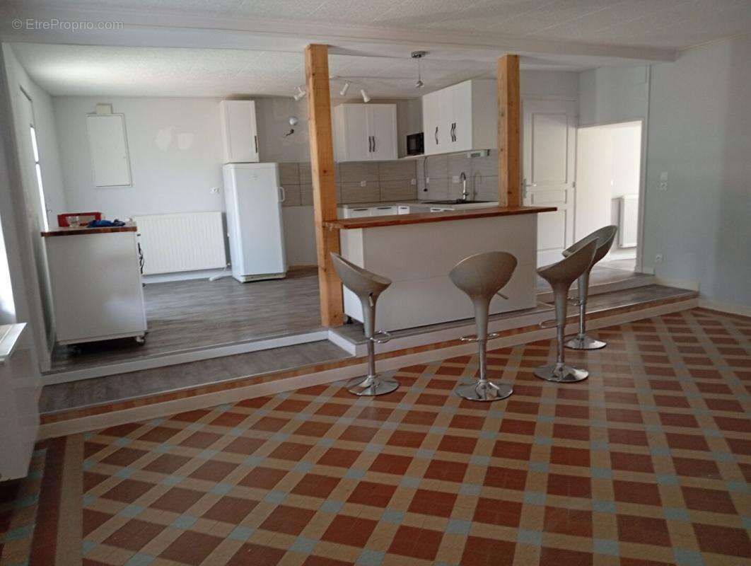 A vendre maison renovee rare / 37220 crouzille / 127m²/ dpe  c / 4 ch / spas fermer - photo 2