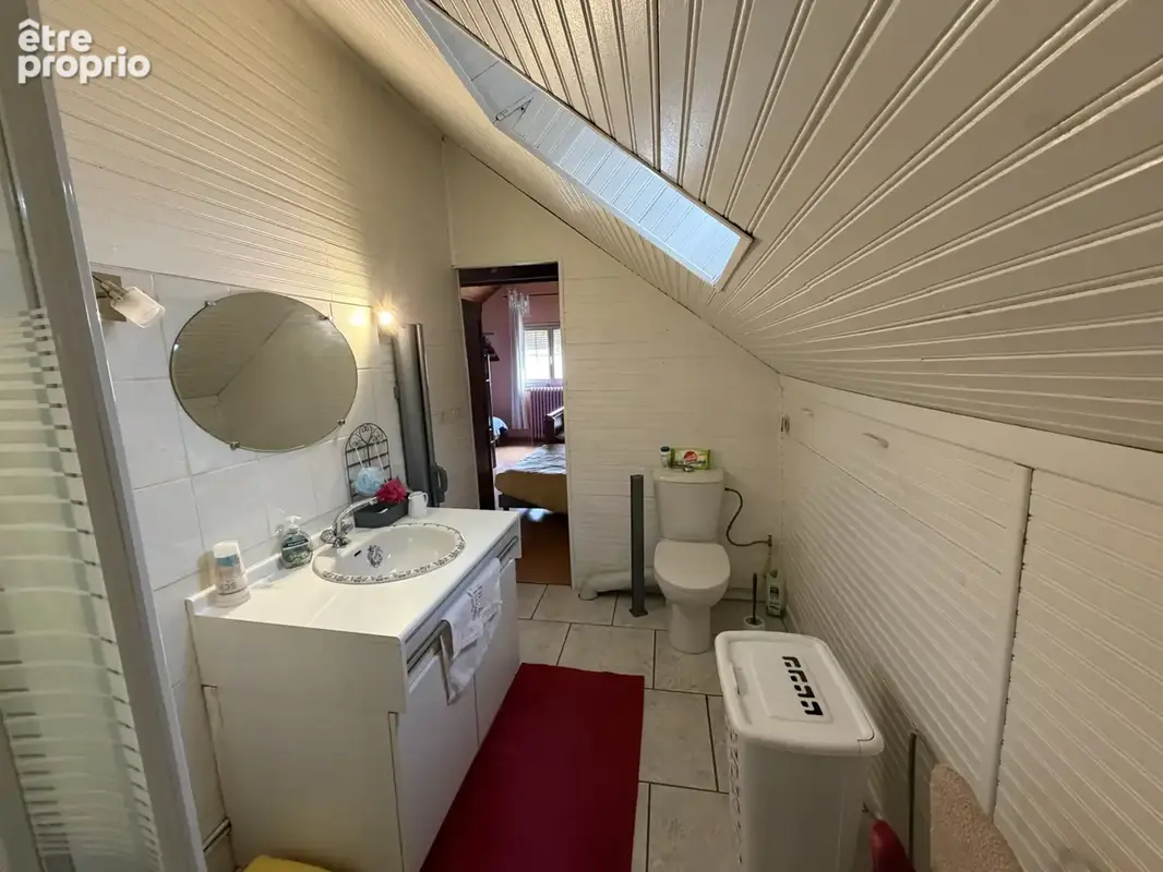 Maison sur sablé sur sarthe de 133m2 et panneaux photovoltaïques ! - photo 7