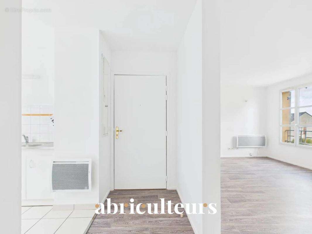 Appartement T4 traversant de 3 chambres – Lumineux et spacieux dans une résidence de standing à Survilliers - photo 5
