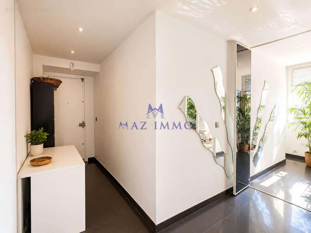 Appartement à MANDELIEU-LA-NAPOULE