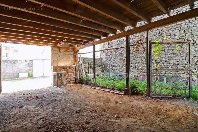 Maison à SAINT-HILAIRE-LA-TREILLE