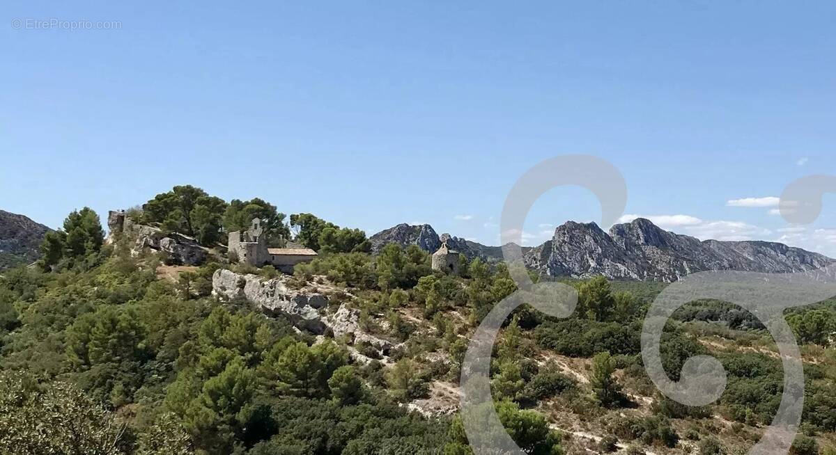 Terrain à EYGALIERES