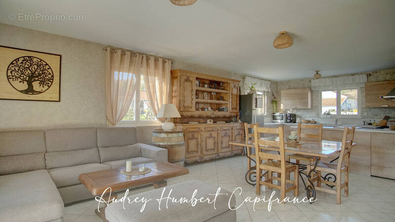 Maison à VIGNEULLES-LES-HATTONCHATEL