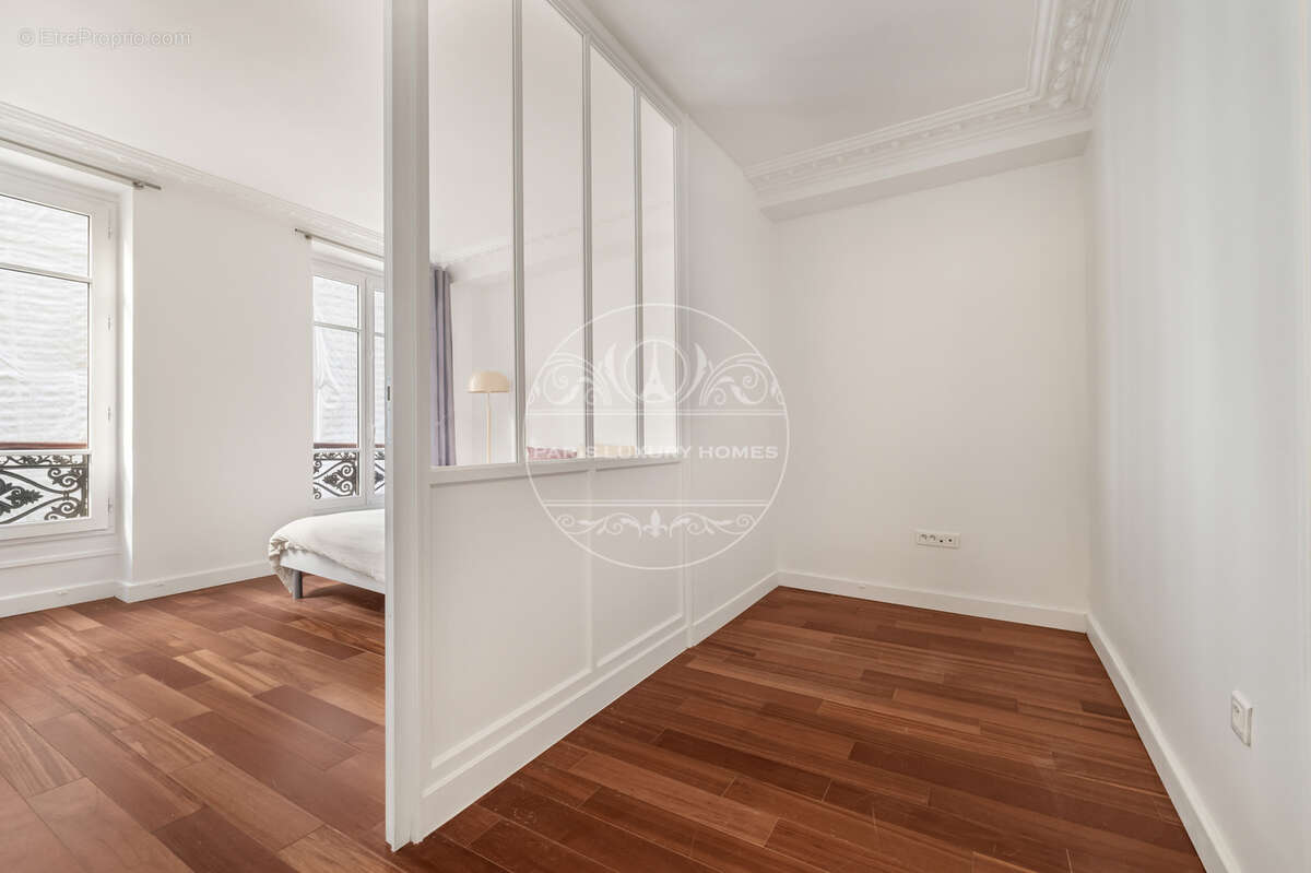 Appartement à PARIS-2E