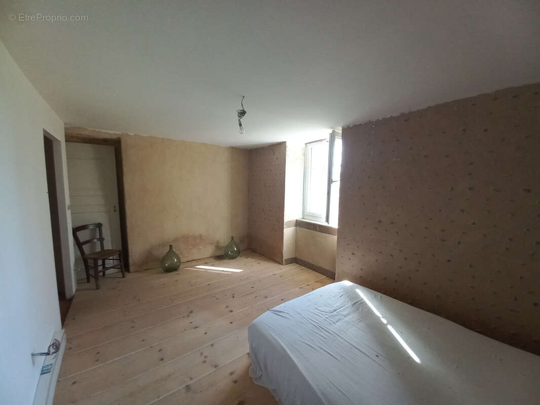 Maison à TRIE-SUR-BAISE