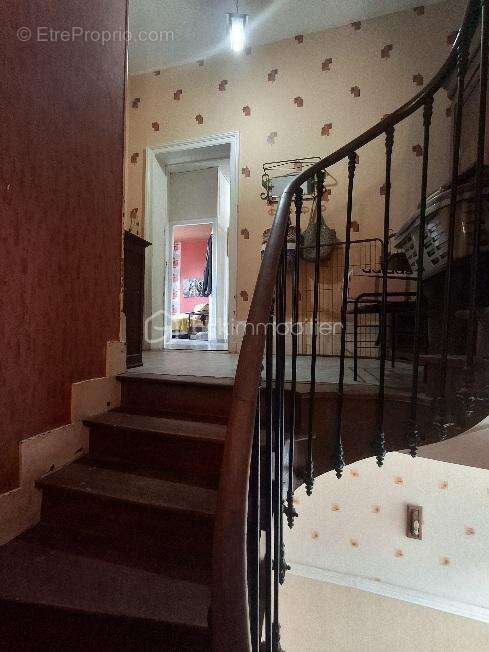 Maison à VILLENEUVE-L'ARCHEVEQUE