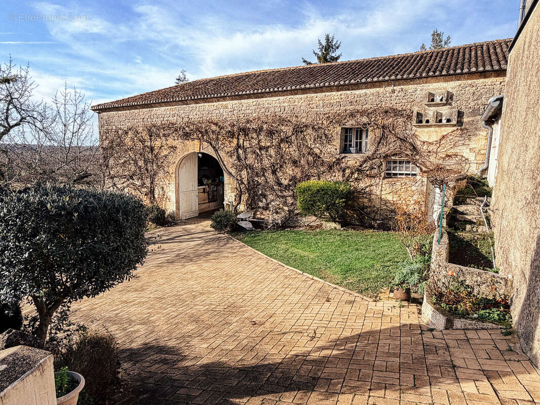 Maison à MOUTHIERS-SUR-BOEME