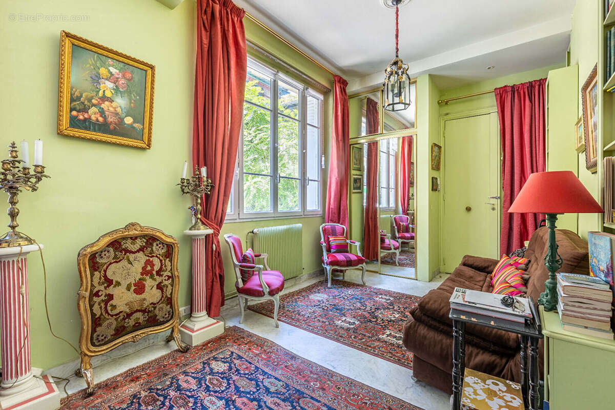 Appartement à PARIS-15E