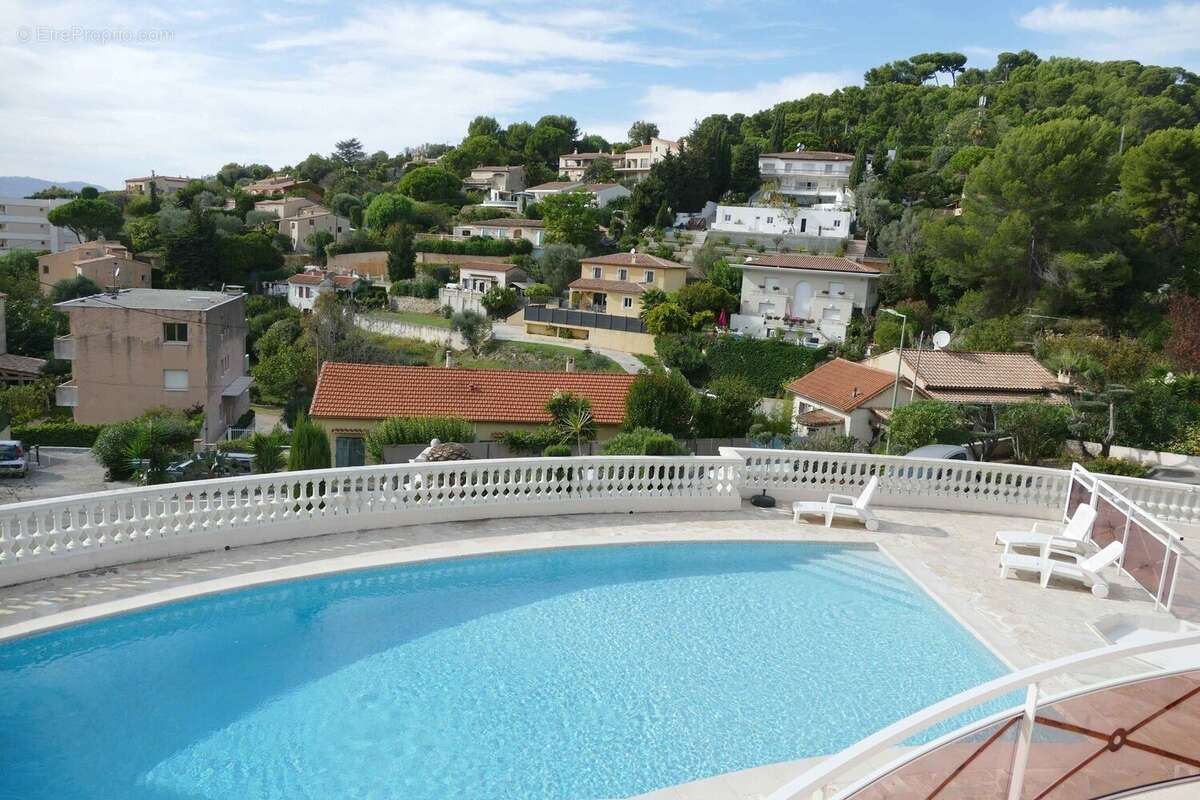 Appartement à LE CANNET