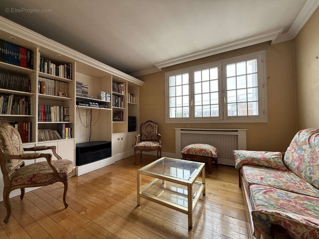 Maison à LE BLANC-MESNIL