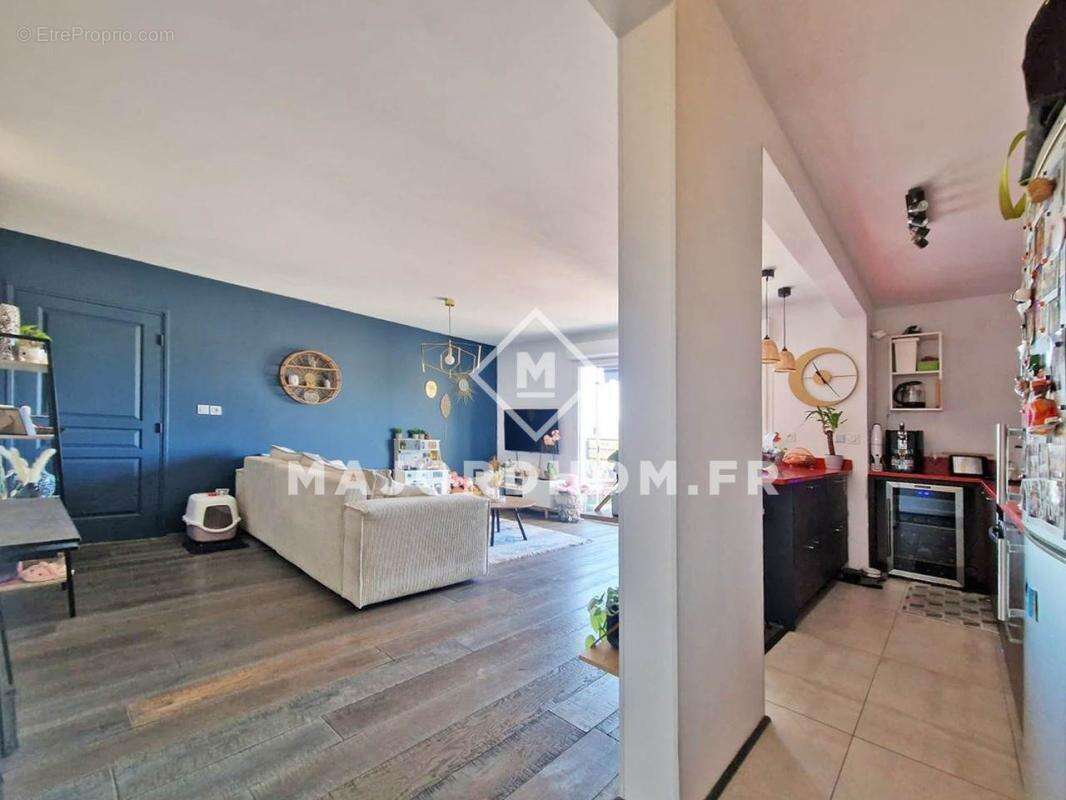 Vente Type 4 dernier étage terrasse de 35 m2 calme vue dégagée 13010 - photo 9