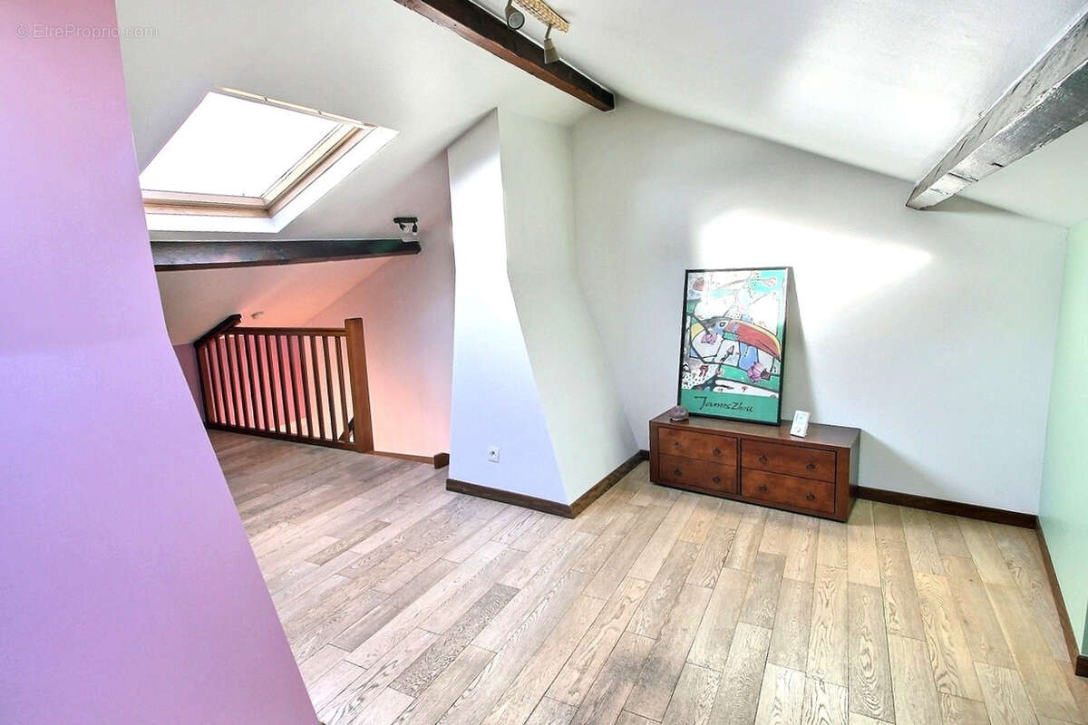 Appartement à GENNEVILLIERS