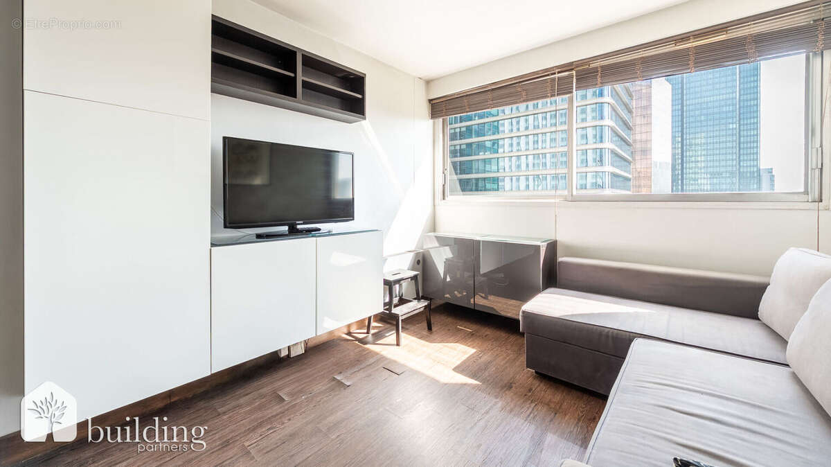 Appartement à COURBEVOIE
