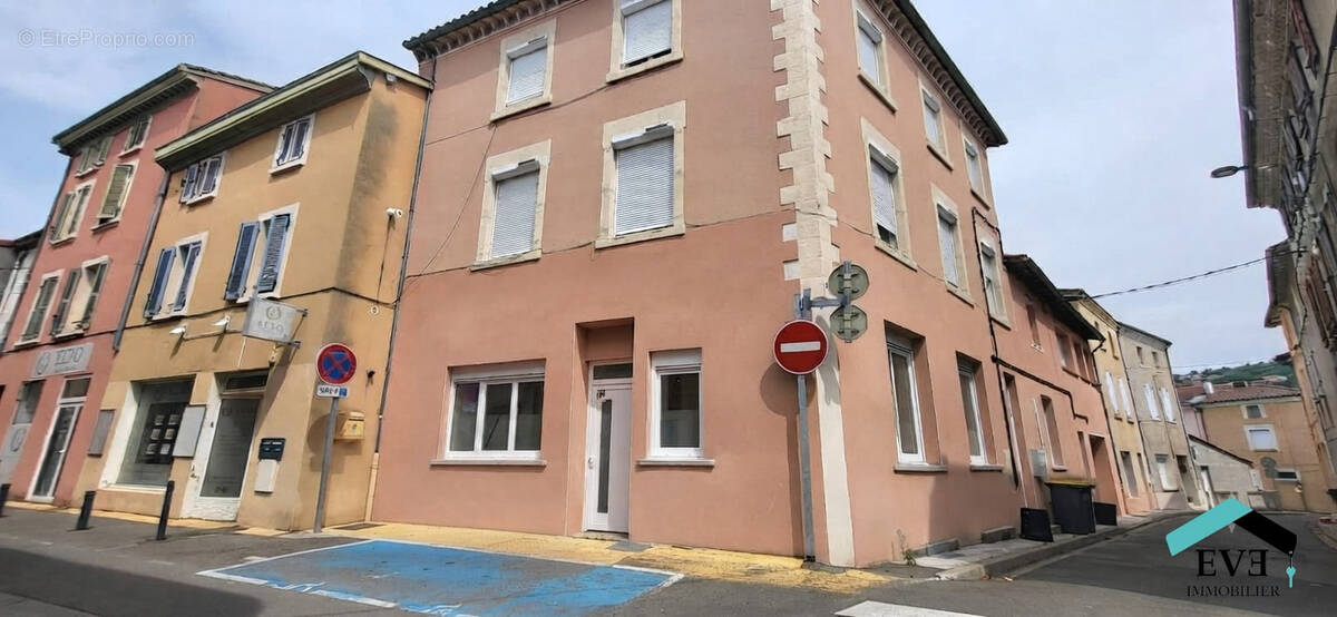 Appartement à LES ROCHES-DE-CONDRIEU