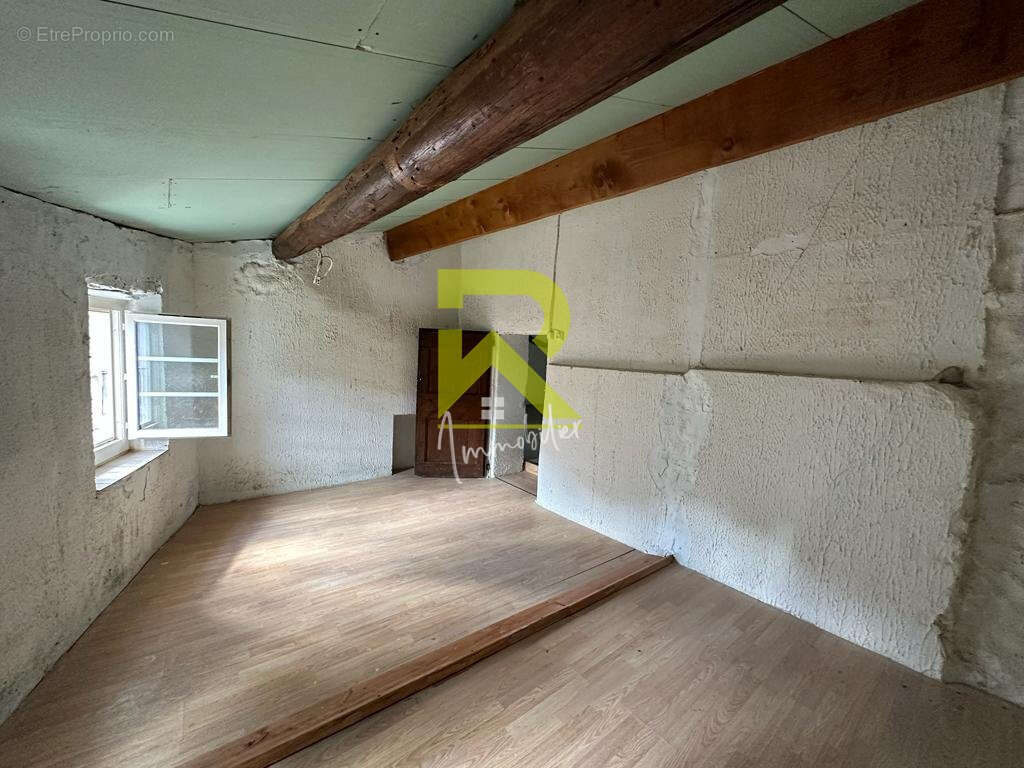 Maison à DUILHAC-SOUS-PEYREPERTUSE