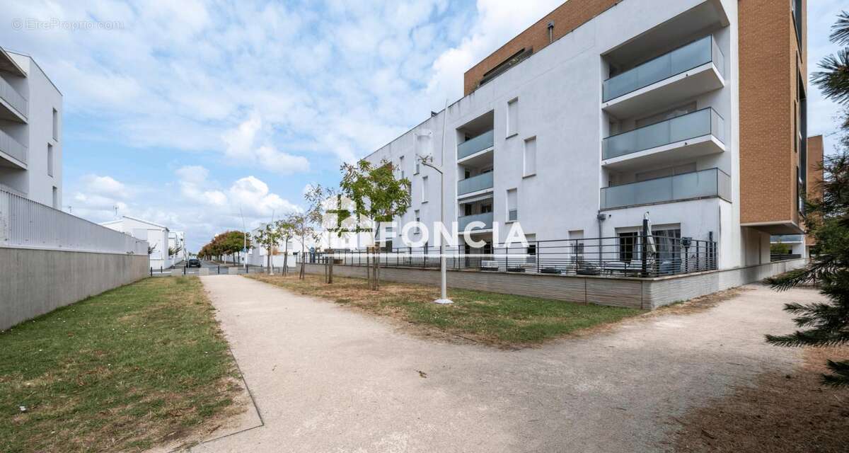 Appartement à BEAUZELLE