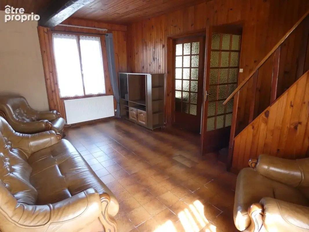 À Vendre : Maison de Caractère avec Jardin et Dépendances à Crépy (02) - photo 10