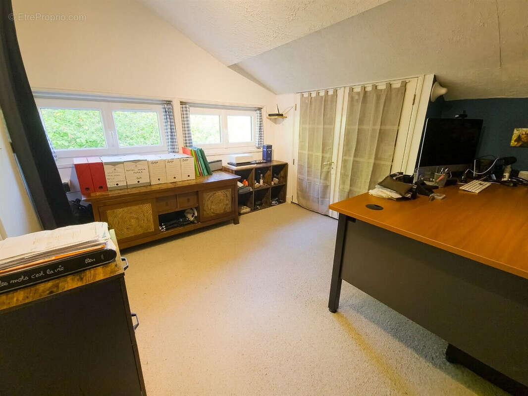 Maison à SAINTE-MAURE-DE-PEYRIAC