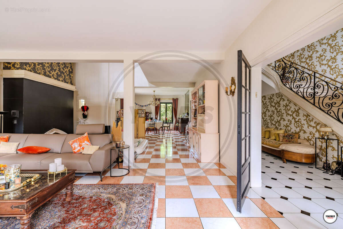 Maison à VERNEUIL-SUR-SEINE