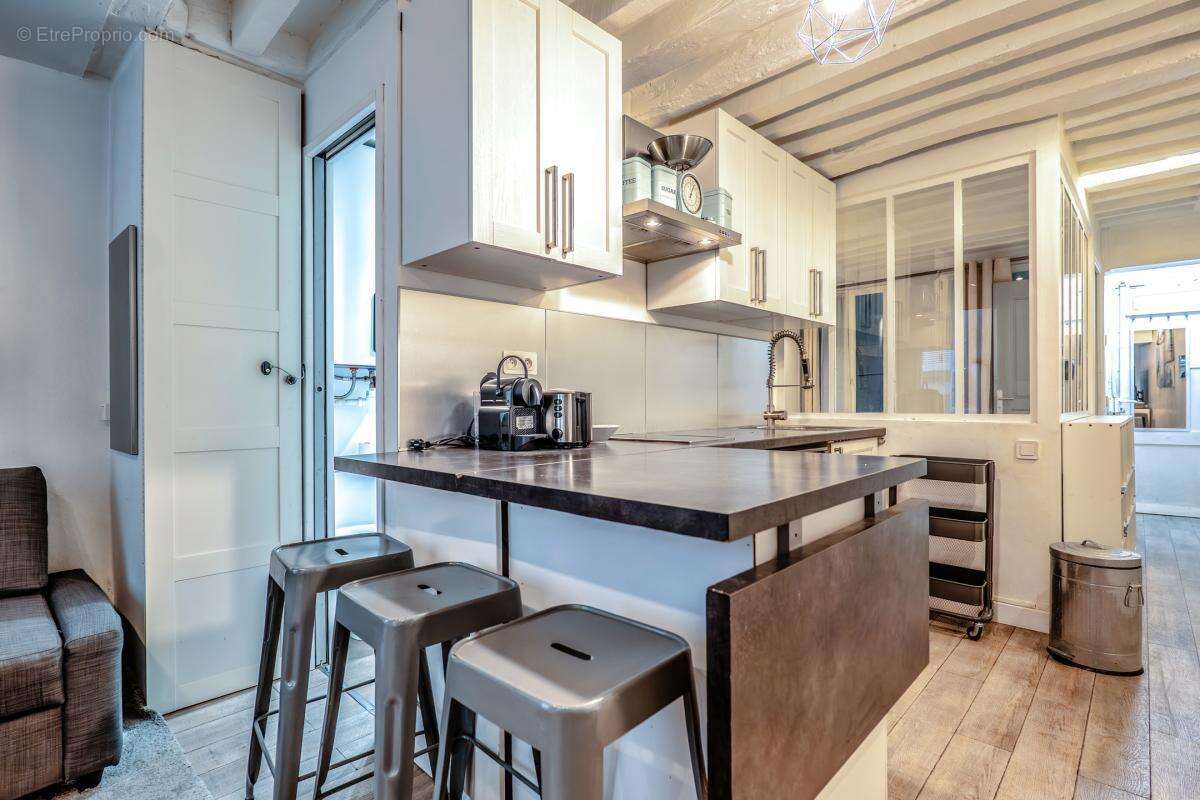 Appartement à PARIS-1E