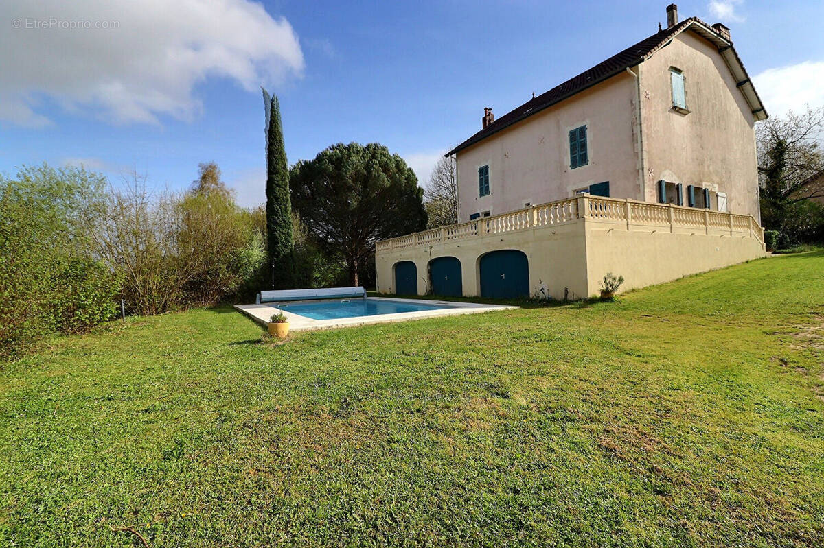 Maison à MAYLIS