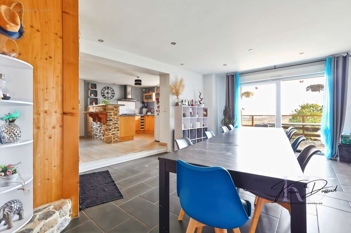  Maison en pierre de 150 m2 entièrement rénovée - Vue exceptionnelle - Suite parentale - Dépendances - Aucun vis-à-vis - photo 4