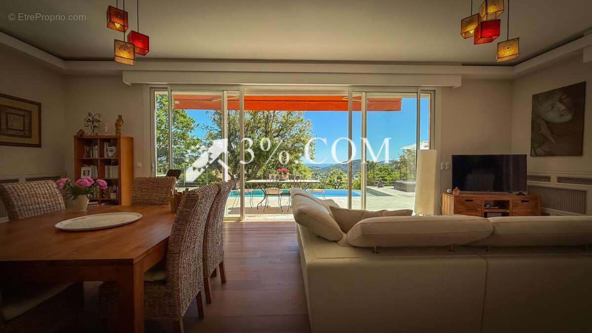 Maison à LES ADRETS-DE-L'ESTEREL
