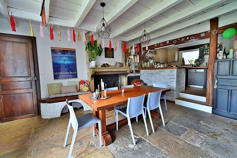 Maison à CORCELLES-LES-MONTS