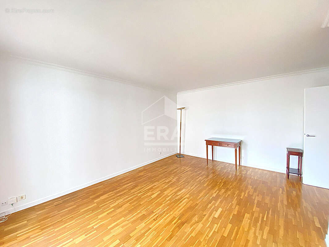 Appartement à LEVALLOIS-PERRET