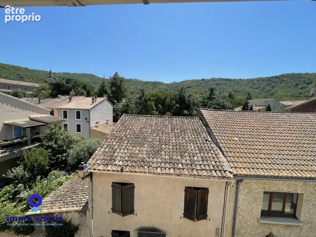 Appartement à COLLOBRIERES