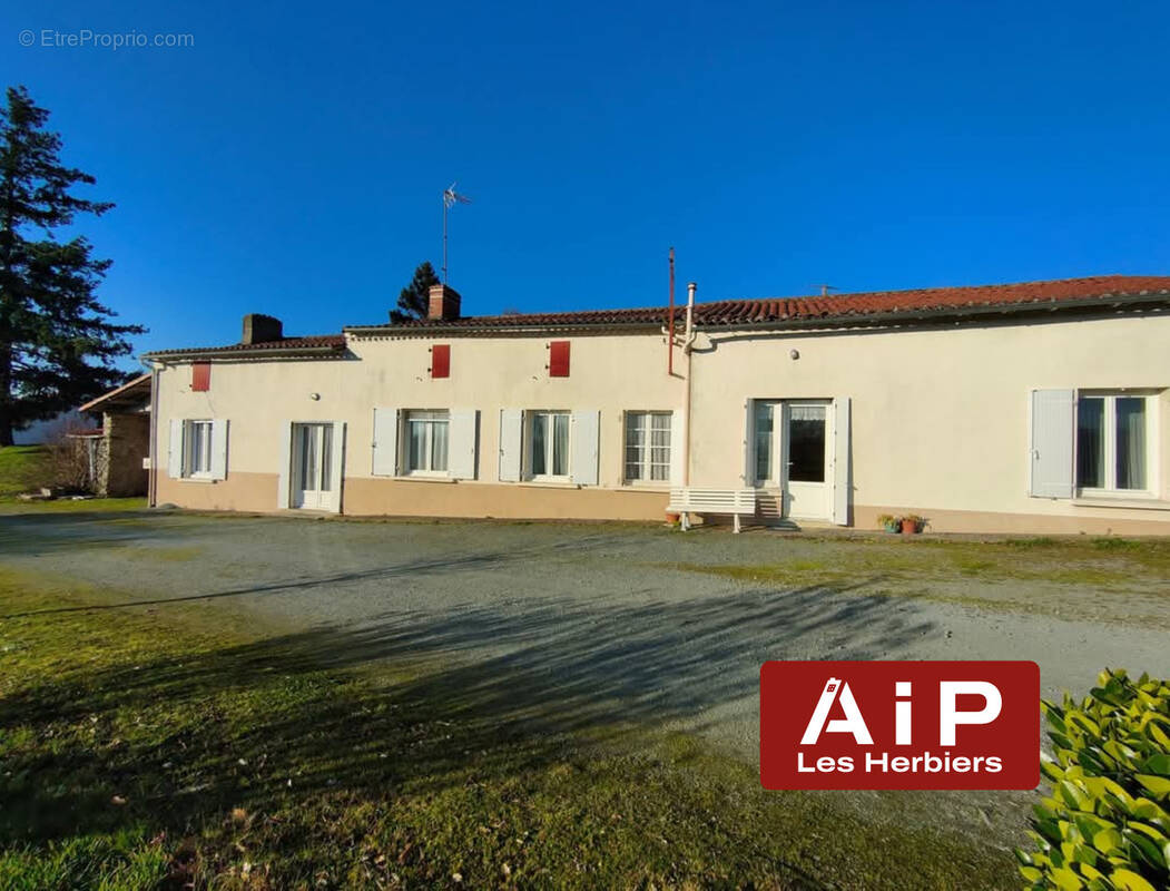 Maison à ROCHETREJOUX