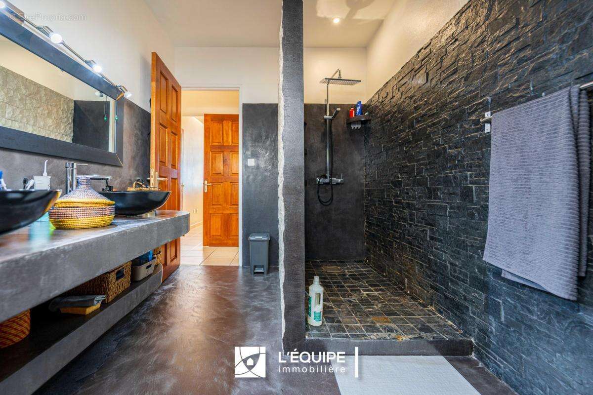 Maison à SAINT-DENIS