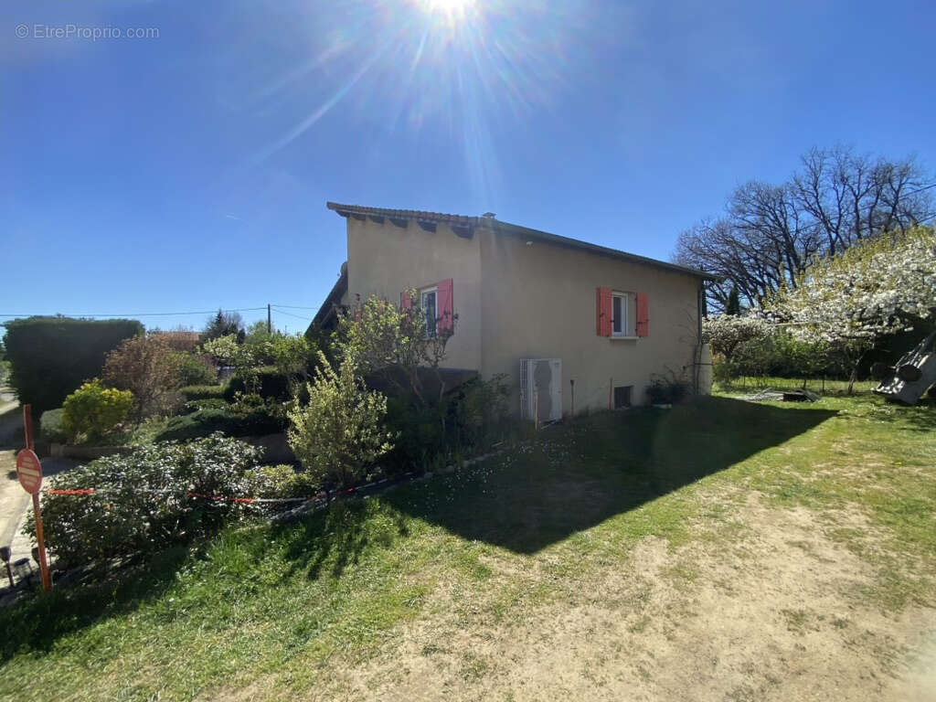 Maison à DAVEZIEUX