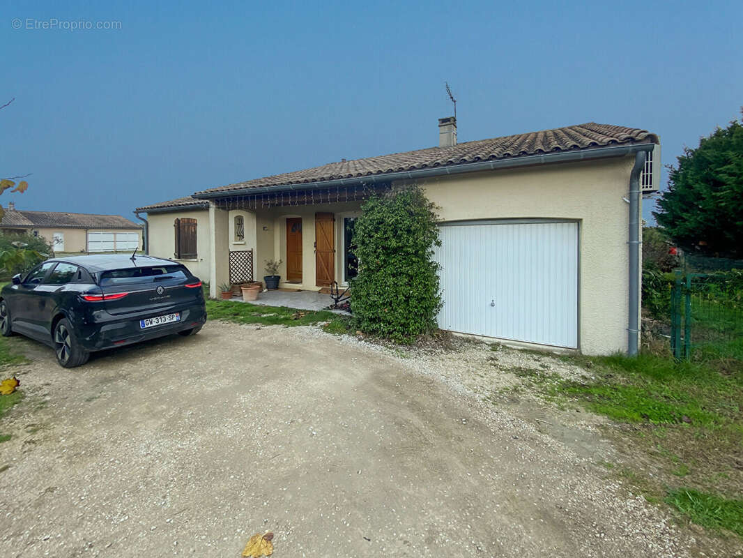 Maison à MONTBETON