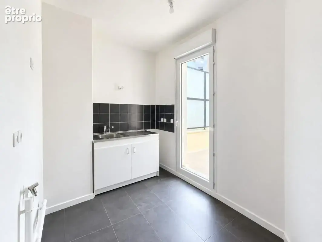 Maison À Vendre 3 chambres à 5min à pied de la gare RER A CHESSY-SERRIS-MONTEVRAIN - photo 11